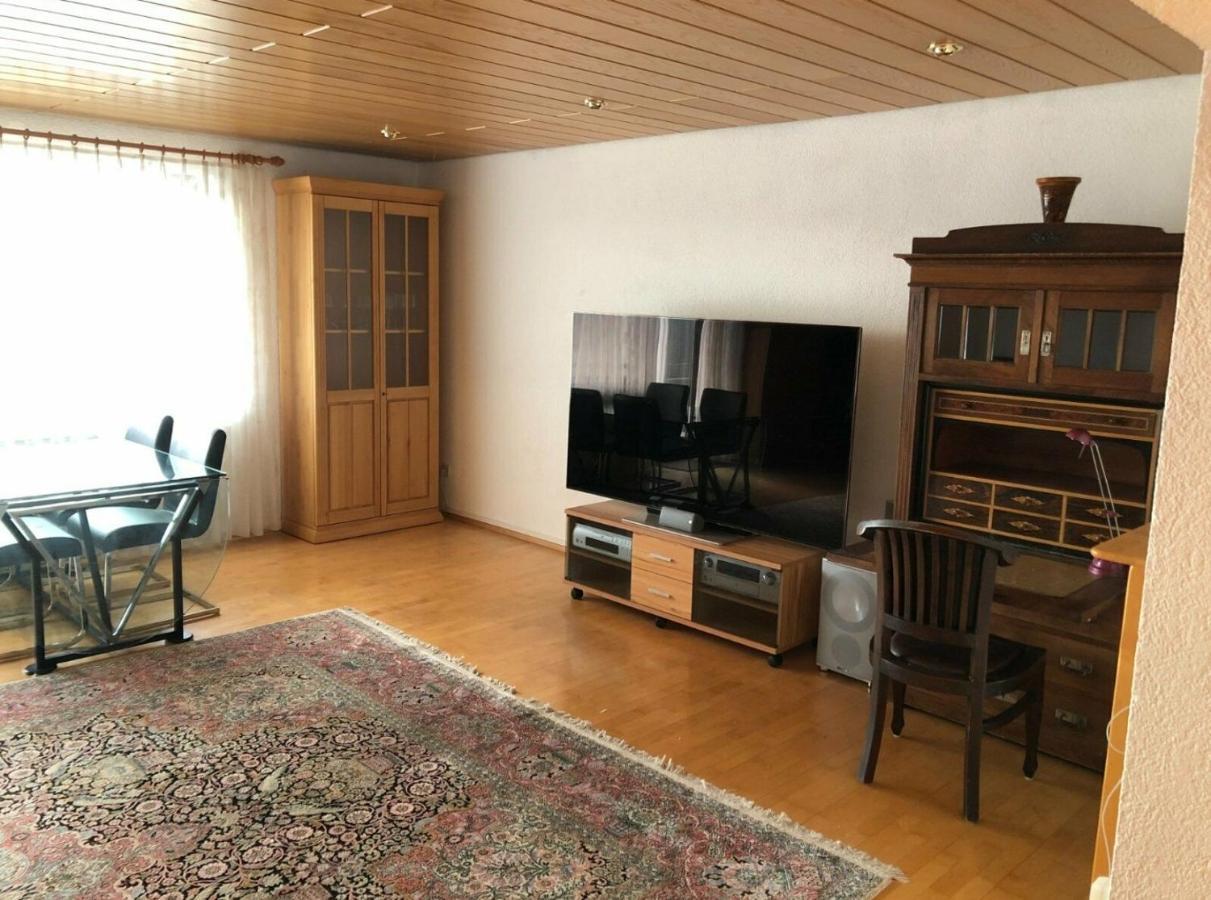 Wohnung Fuer 4 Personen, 2 Schlafzimmer, 2 Parkplaetze, Wlan 콘스탄츠 외부 사진