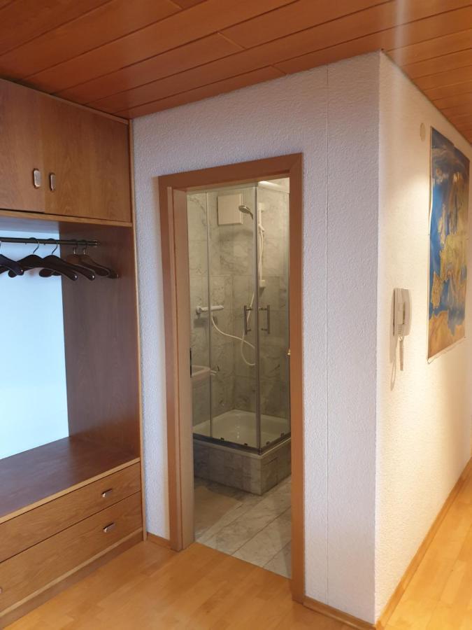 Wohnung Fuer 4 Personen, 2 Schlafzimmer, 2 Parkplaetze, Wlan 콘스탄츠 외부 사진