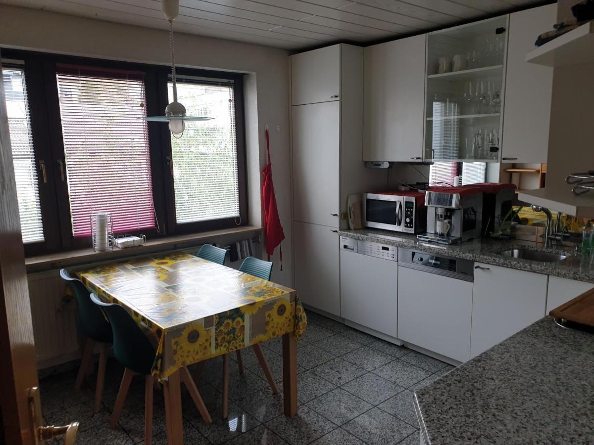 Wohnung Fuer 4 Personen, 2 Schlafzimmer, 2 Parkplaetze, Wlan 콘스탄츠 외부 사진