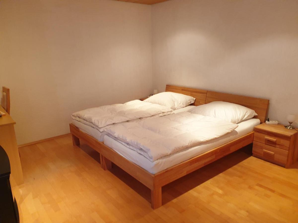 Wohnung Fuer 4 Personen, 2 Schlafzimmer, 2 Parkplaetze, Wlan 콘스탄츠 외부 사진