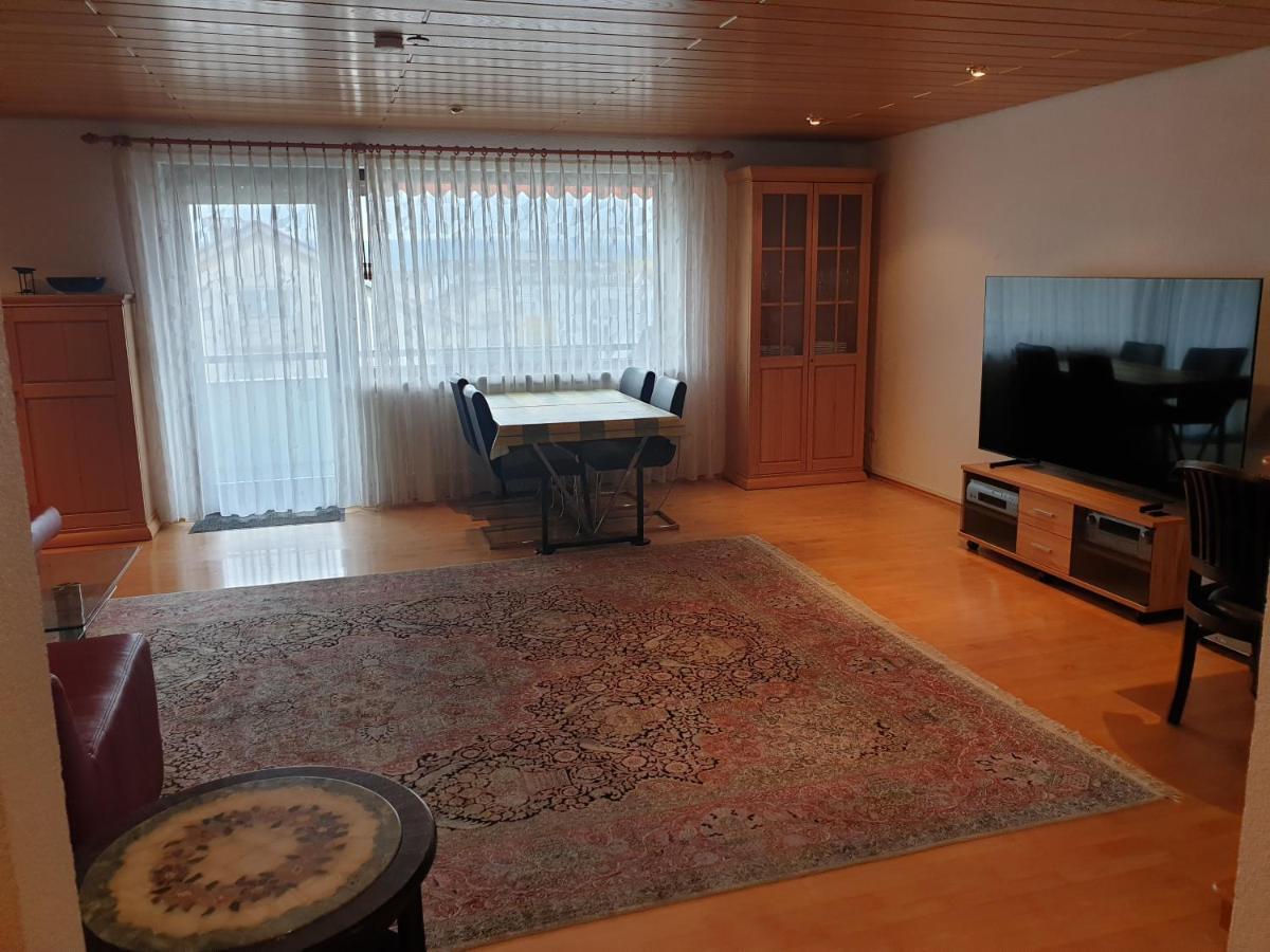 Wohnung Fuer 4 Personen, 2 Schlafzimmer, 2 Parkplaetze, Wlan 콘스탄츠 외부 사진