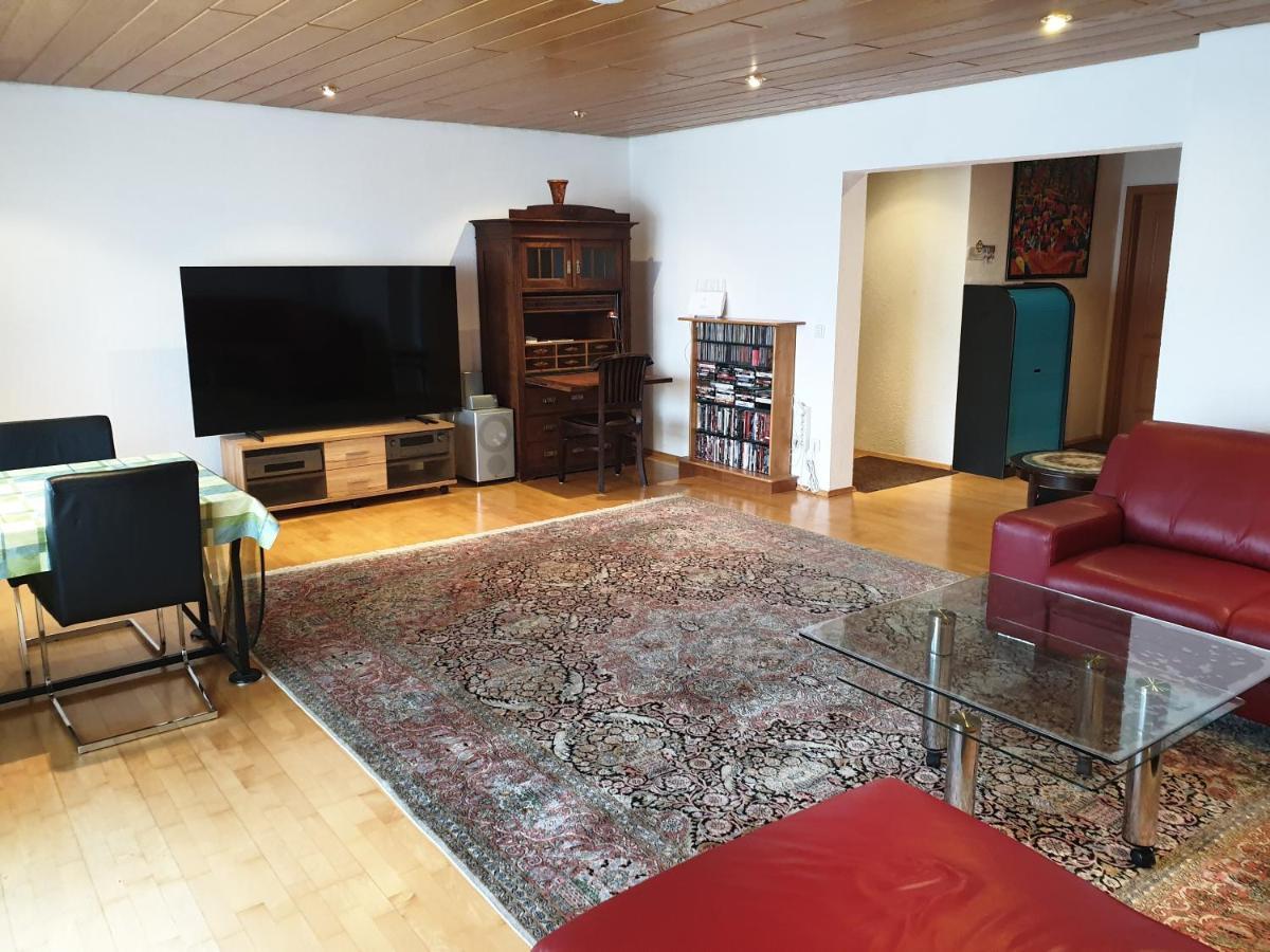 Wohnung Fuer 4 Personen, 2 Schlafzimmer, 2 Parkplaetze, Wlan 콘스탄츠 외부 사진