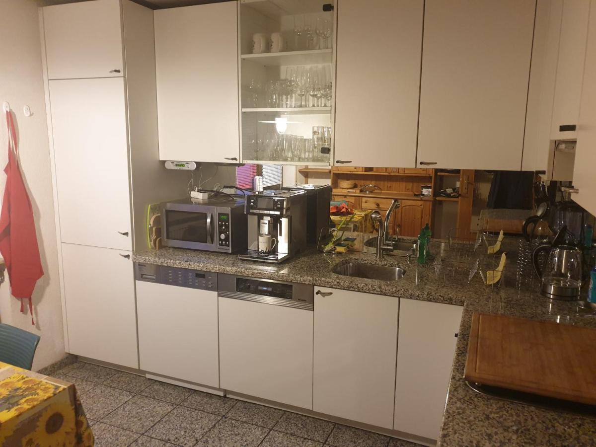 Wohnung Fuer 4 Personen, 2 Schlafzimmer, 2 Parkplaetze, Wlan 콘스탄츠 외부 사진